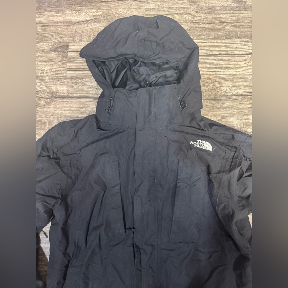 The North Face Black Mesh-Lined Jacket - Picture 3 of 12